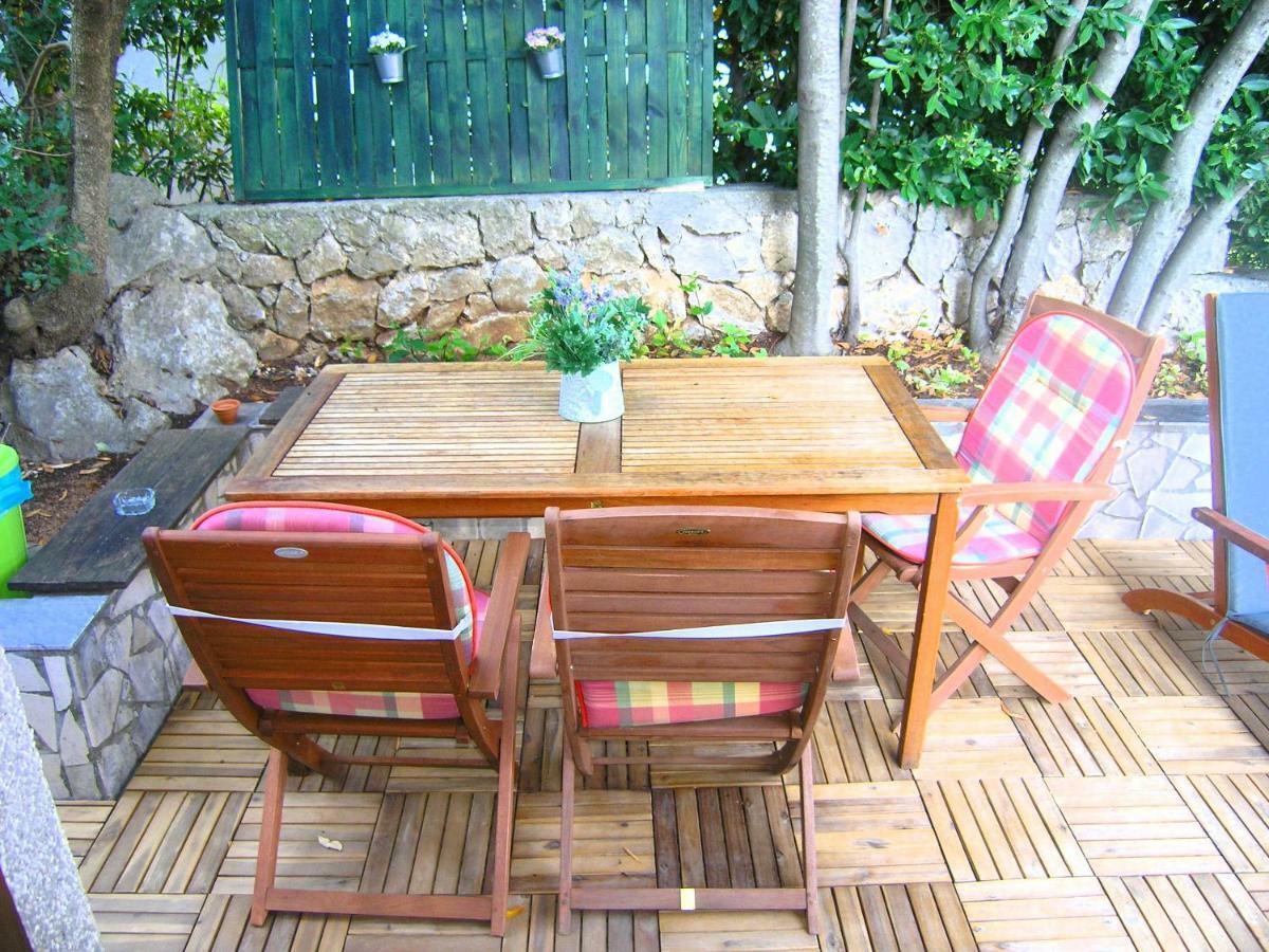 Studio Apartment Tamara Krk Town Exterior foto