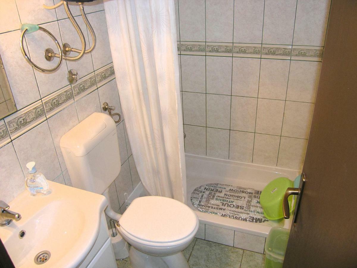 Studio Apartment Tamara Krk Town Exterior foto